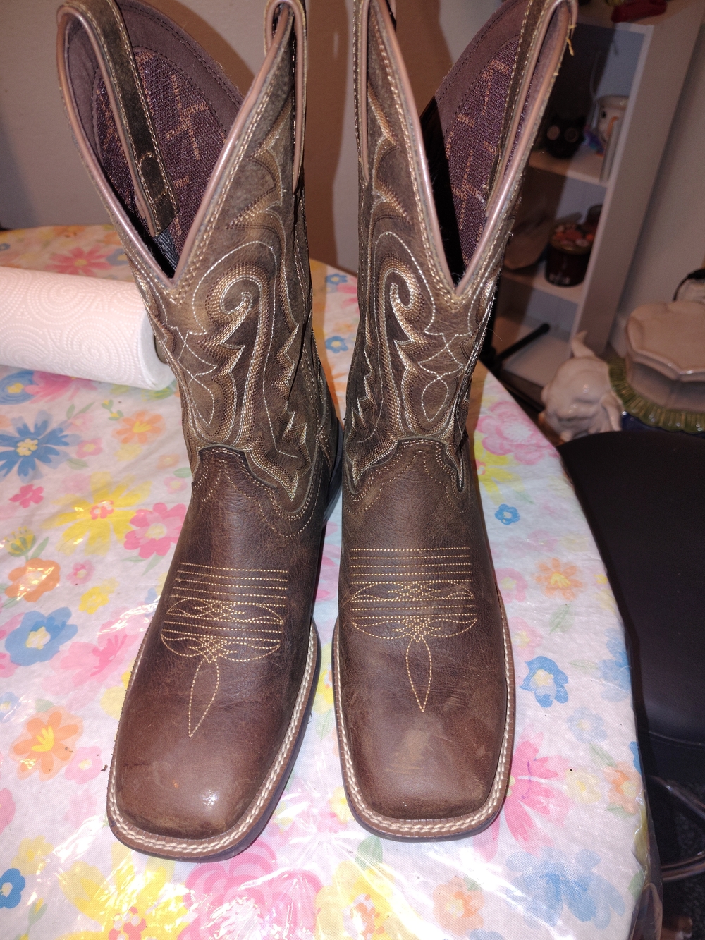 Brown Western Cowboy Boots - Embroidered Leather